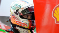 Sebastian Vettel si v opatrném deštivém tréninku vedl nejlépe