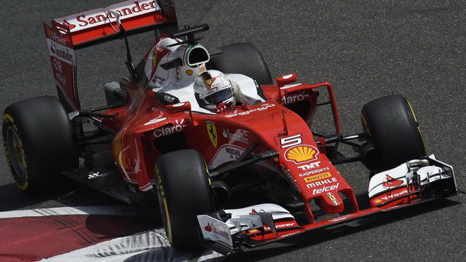Sebastian Vettel měl se svým Ferrari opět problémy