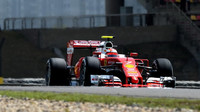 Kimi Räikkönen při pátečním tréninku v Číně