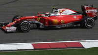 Kimi Räikkönen při pátečním tréninku v Číně