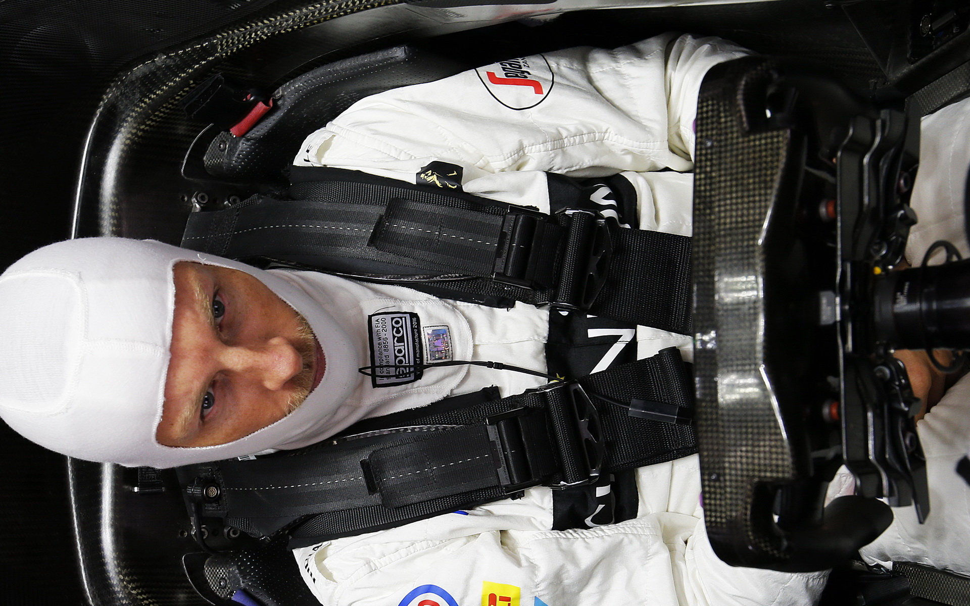 Jenson Button při pátečním tréninku v Číně