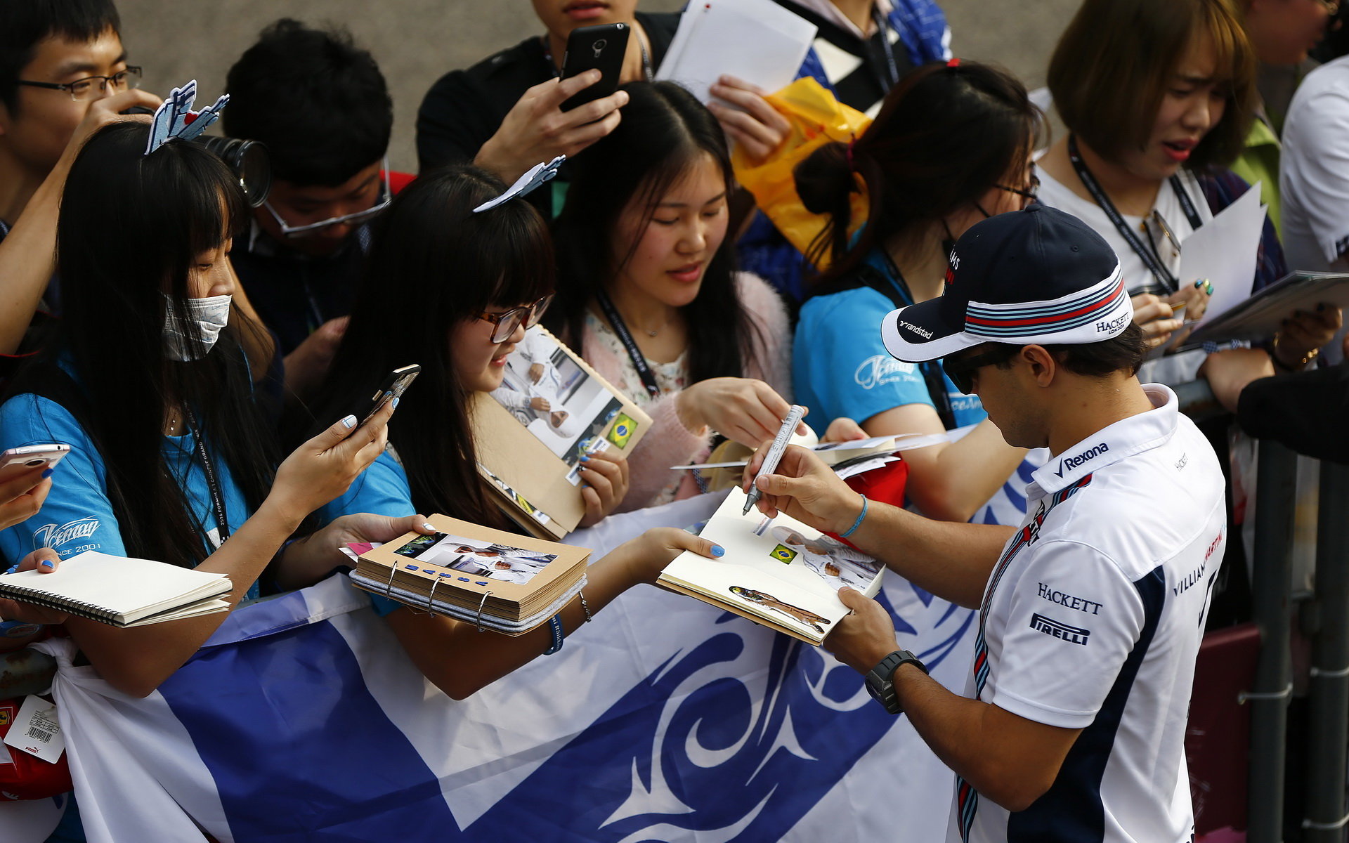 Felipe Massa své čínské fanoušky rozhodně neodbývá