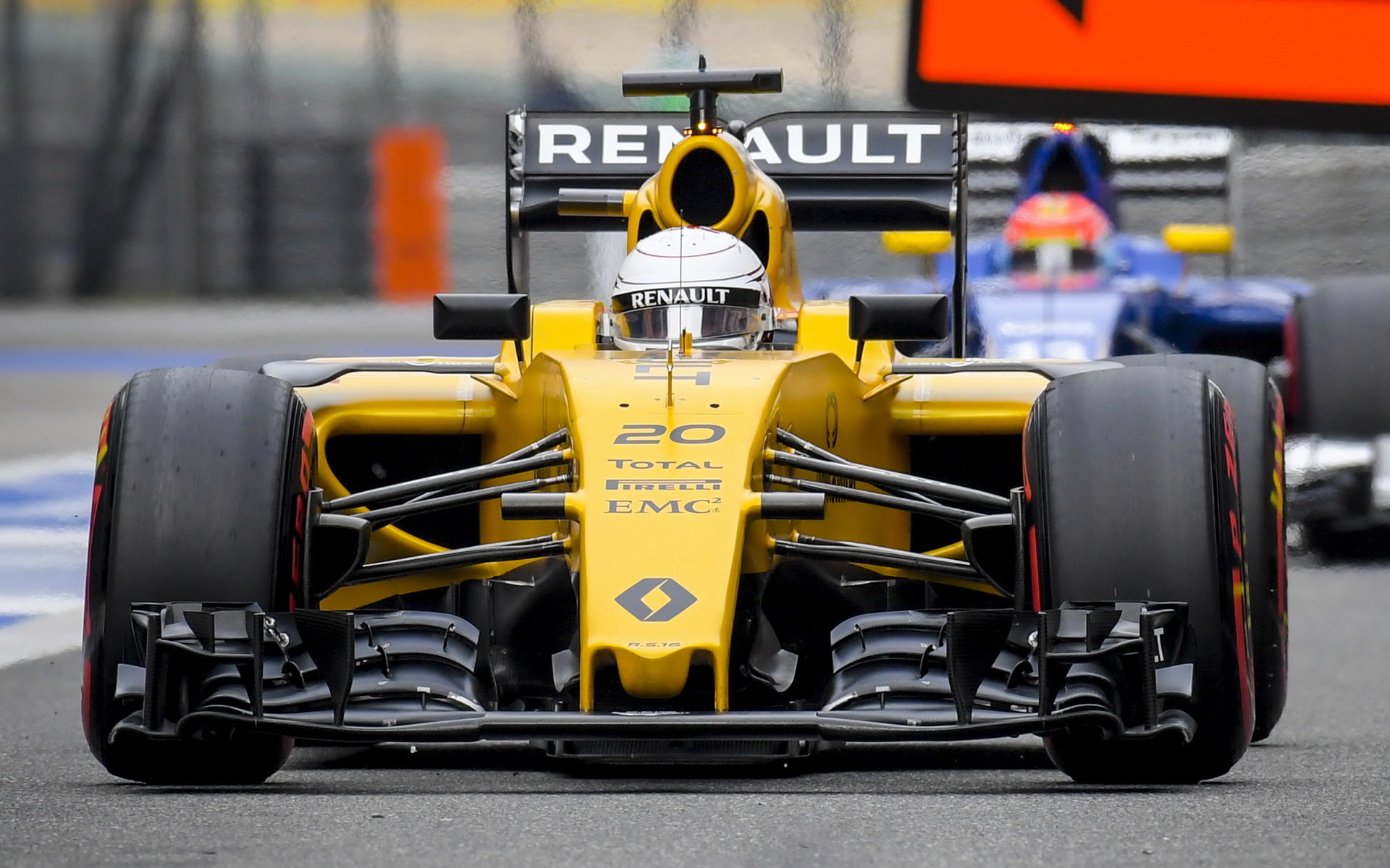 Renault příští týden otestuje spoustu novinek včetně nového silnějšího i úspornějšího motoru