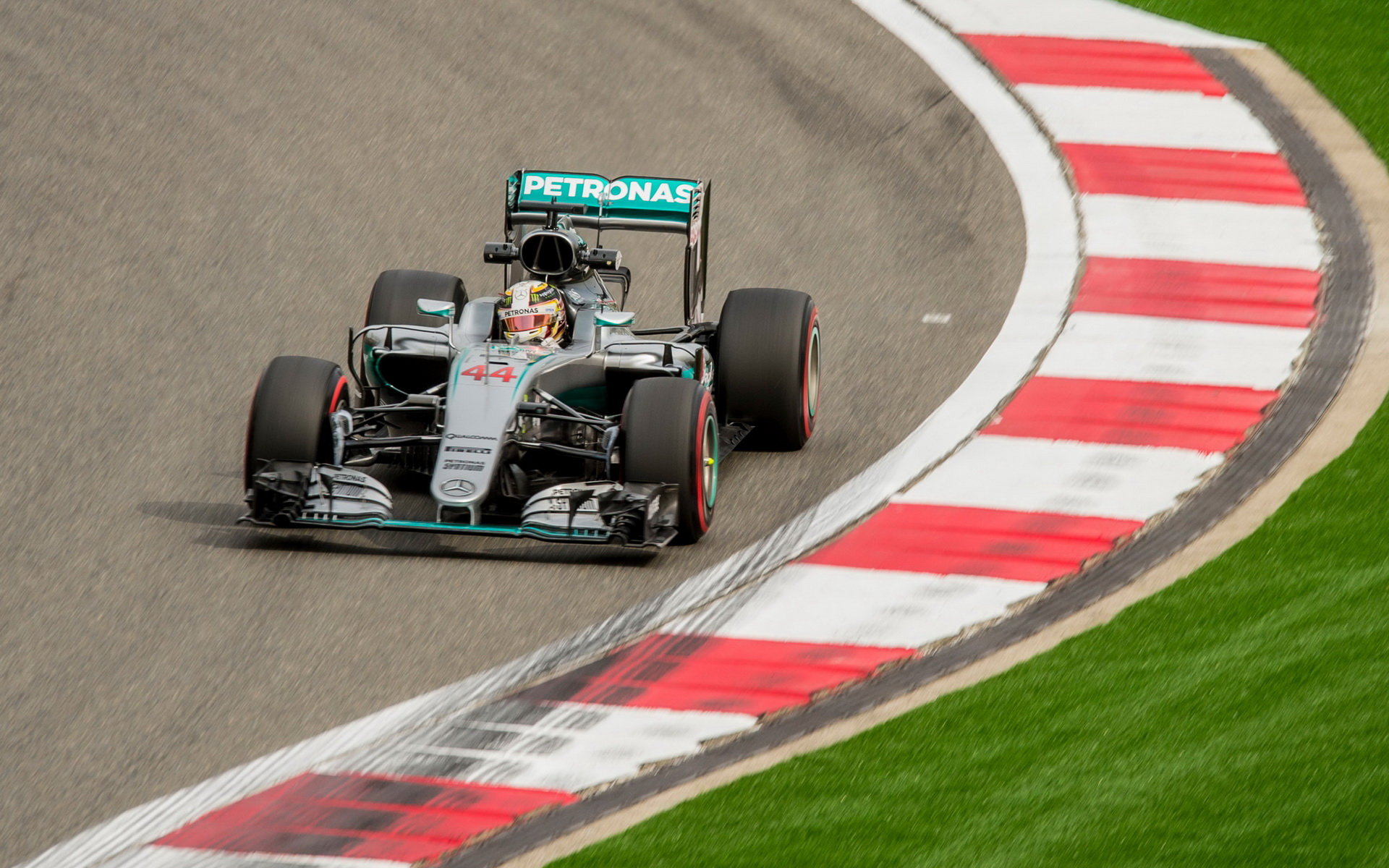 Lewis Hamilton v závodě v Číně