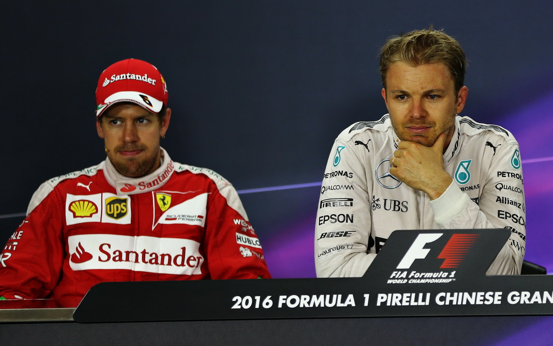 Sebastian Vettel a Nico Rosberg na tiskovnce po závodě v Číně