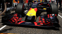 Přední křídlo vozu Red Bull RB12 - Renault v Číně