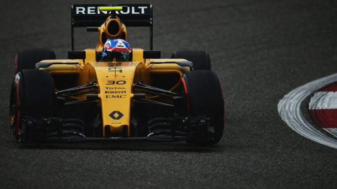 Renault bije na poplach a odmítá sezónu vzdát