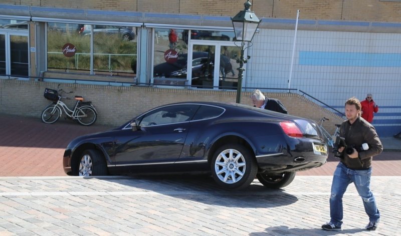 Bentley Continental GT a nehoda v Nizozemí