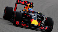 Daniel Ricciardo při pátečním tréninku v Soči