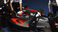 Jenson Button při pátečním tréninku v Soči