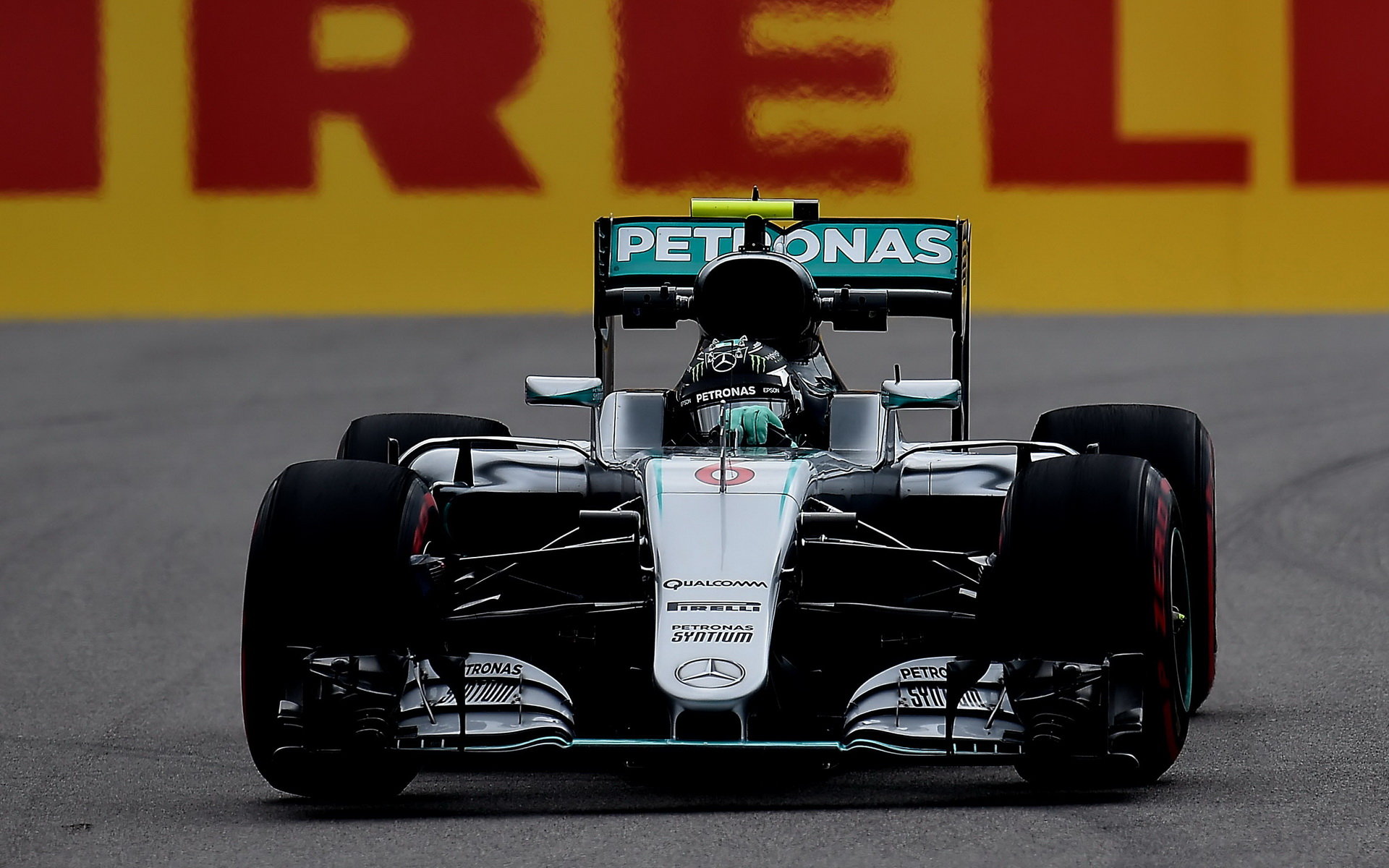 Nico Rosberg při pátečním tréninku v Soči