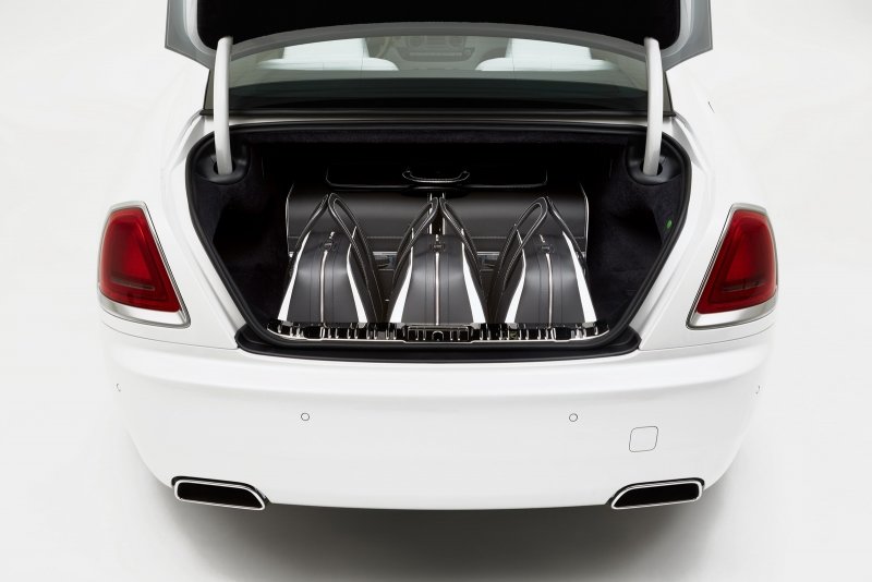 Rolls-Royce představil nová zavazadla pro Wraith