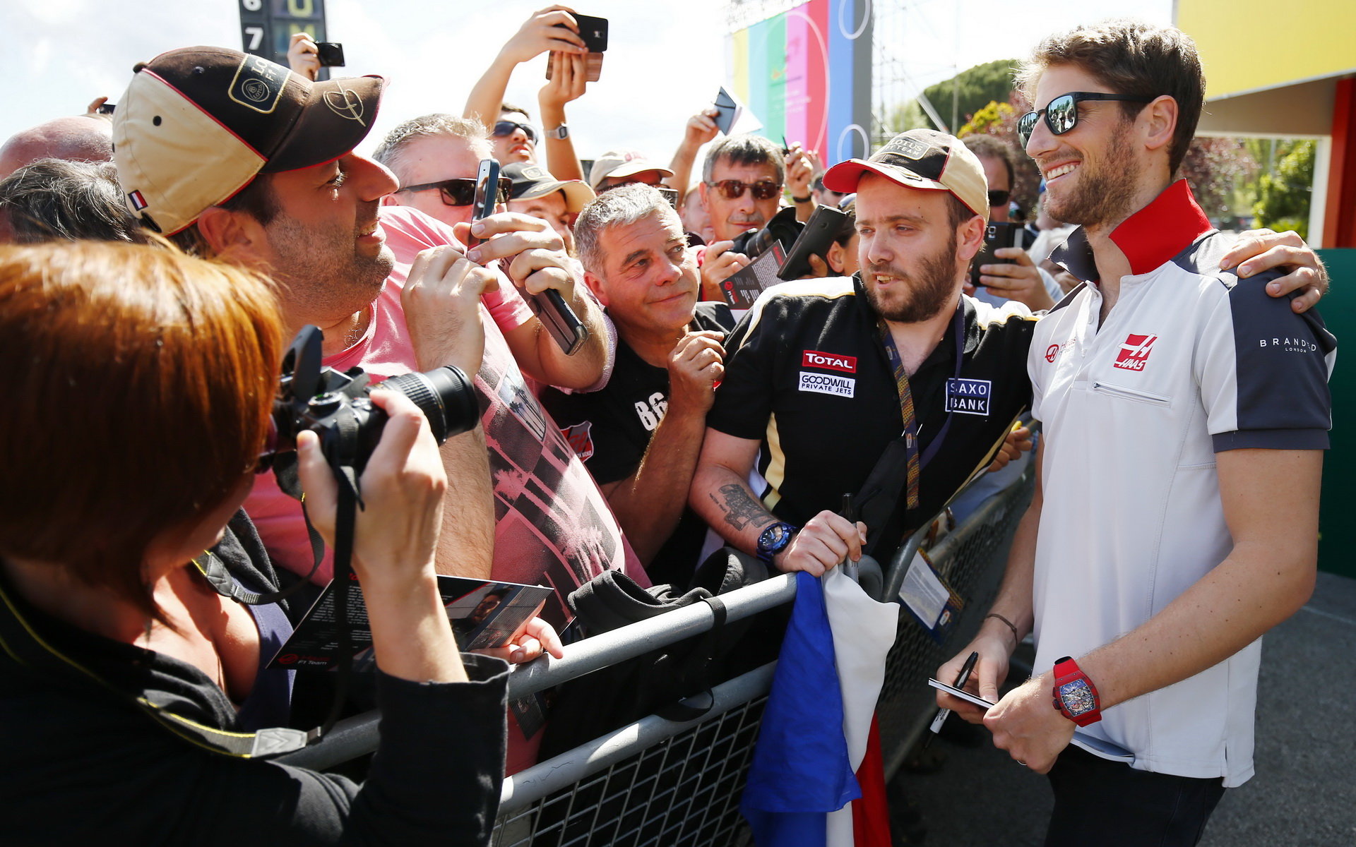 Romain Grosjean při autogramiádě v Barceloně