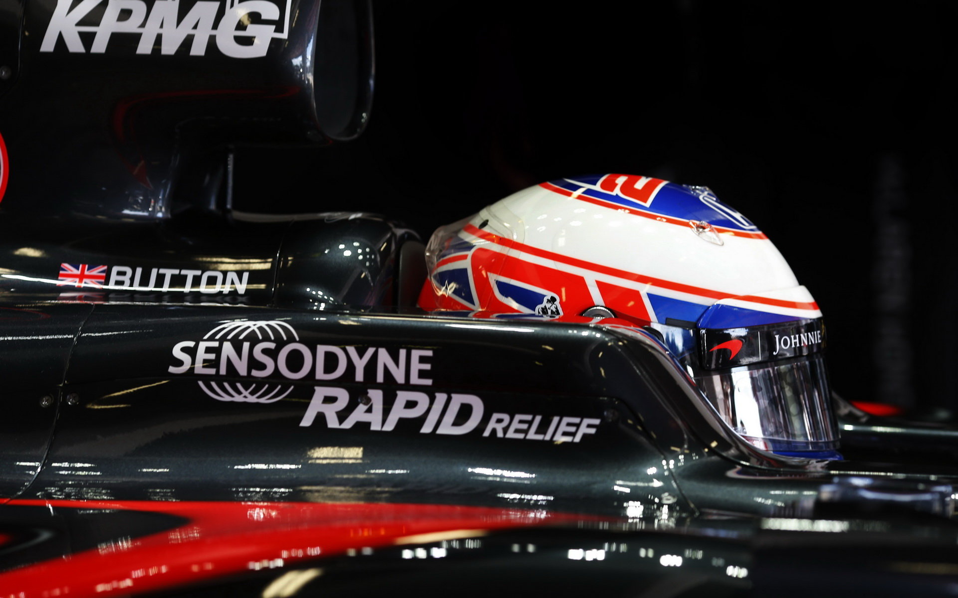 Jenson Button přirovnává problematiku k systému HANS
