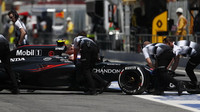 Jenson Button při tréninku v Barceloně
