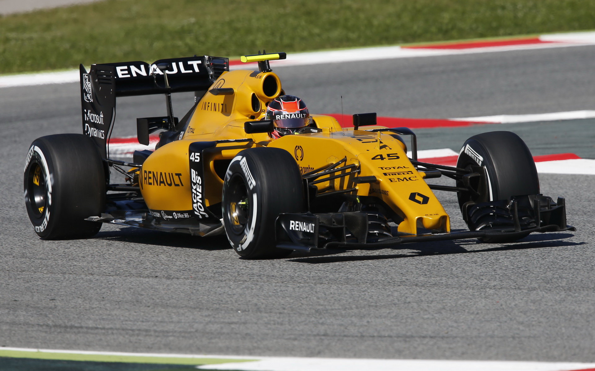 Letos se Ocon poprvé svezl v F1 ve Španělsku na Renaultu
