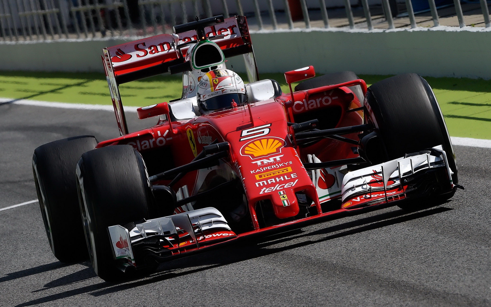 Sebastian Vettel během kvalifikace v Barceloně