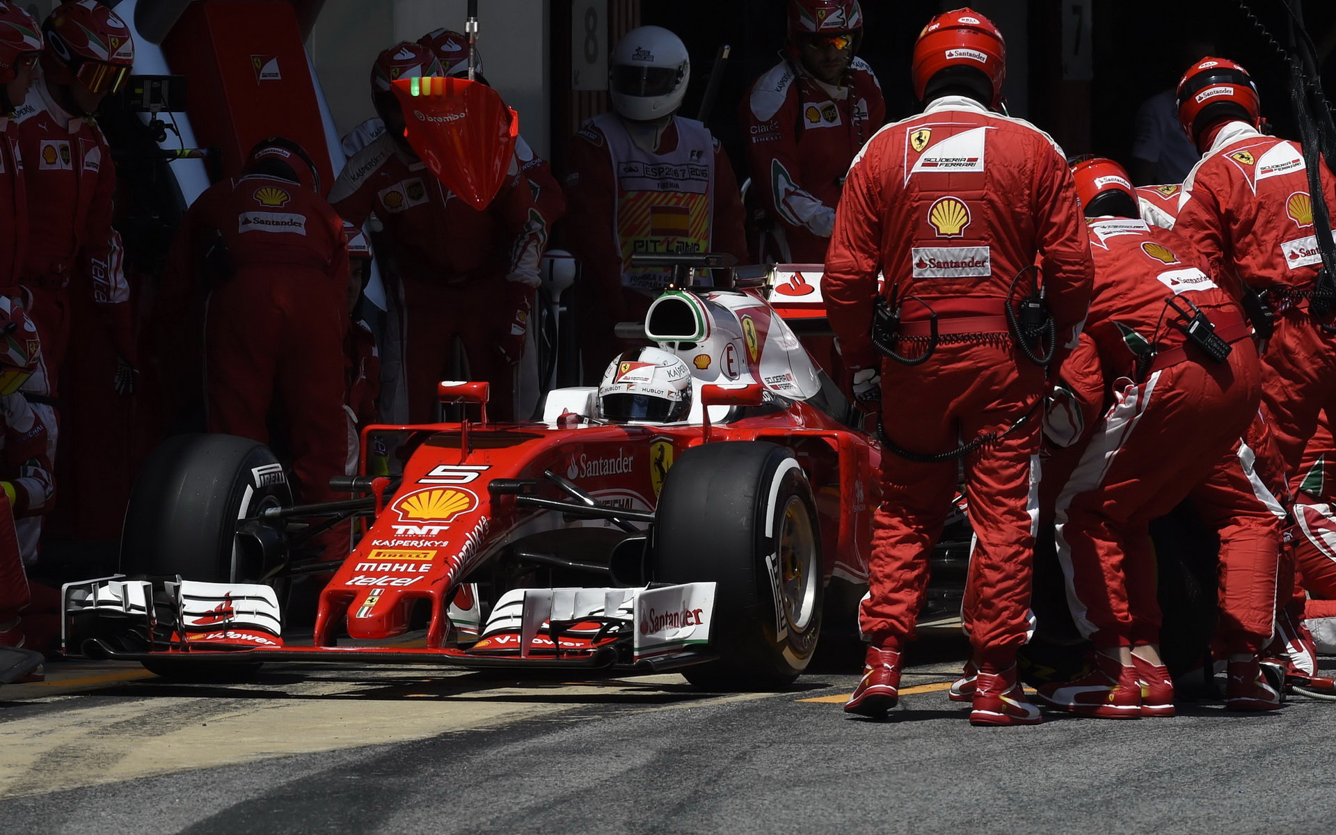 Sebastian Vettel v závodě v Barceloně