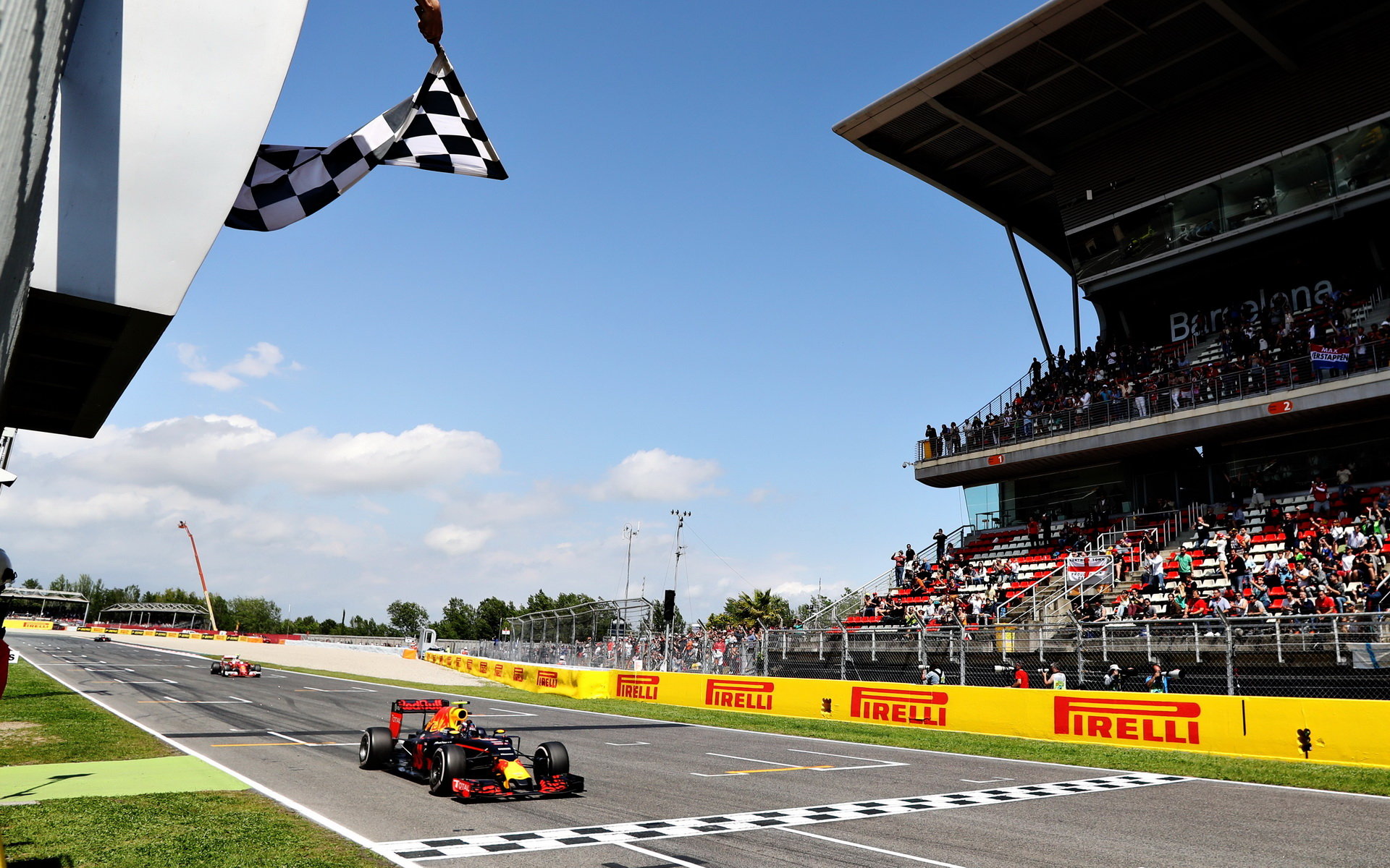 Max Verstappen, nejmladší vítěz Formule 1 v cíli v Barceloně