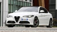 Alfa Romeo Giulia konečně přijíždí do vybraných evropských showroomů.