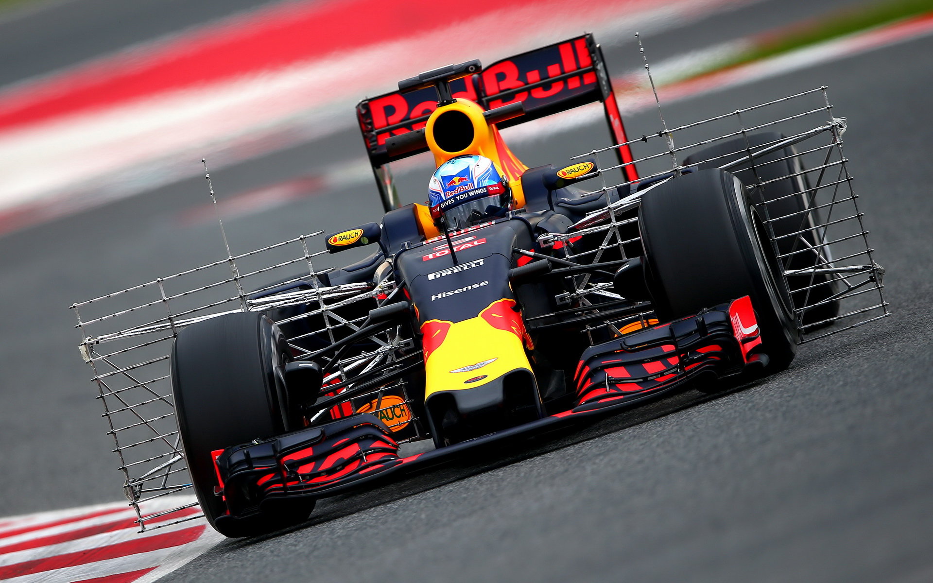 Red Bull otestoval nový motor Renault, s pokrokem byl také spokojený