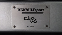 Renault Clio Sport V6 v originálním stavu je aktuálně na prodej.