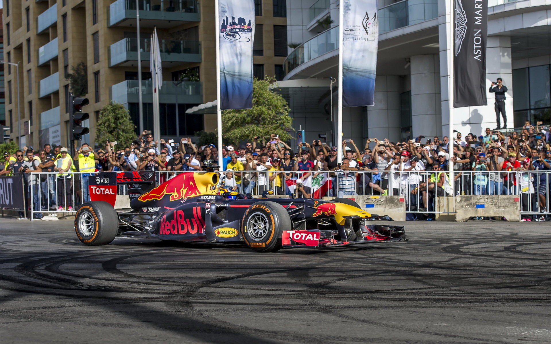 Formule 1 hostují na městských komunikacích v rámci různých show