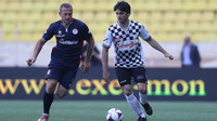 Carlos Sainz při fotbale v Monaku