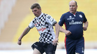 Max Verstappen a Albert II. Monacký při fotbale v Monaku