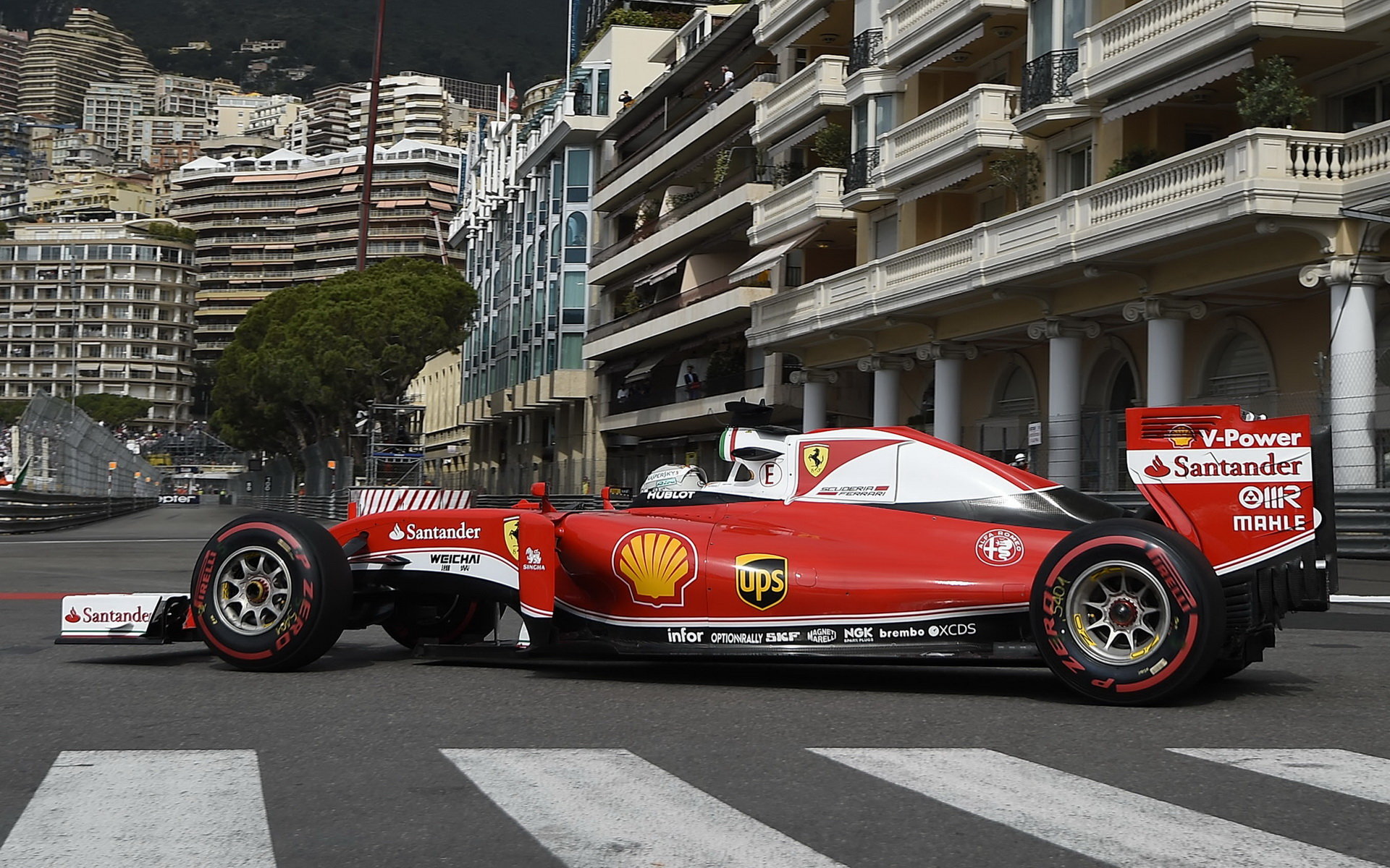 Sebastian Vettel měl při tréninku v Monaku určité potíže