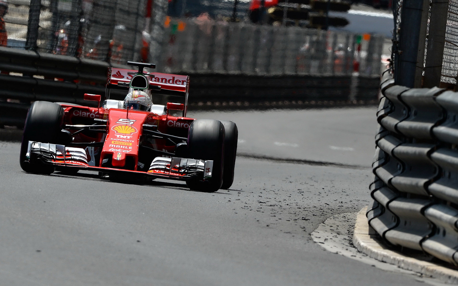 Sebastian Vettel při tréninku v Monaku