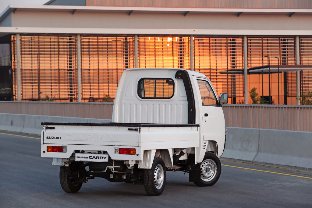 Suzuki Super Carry patří ke nejjednodušším užitkovým vozům na světě.