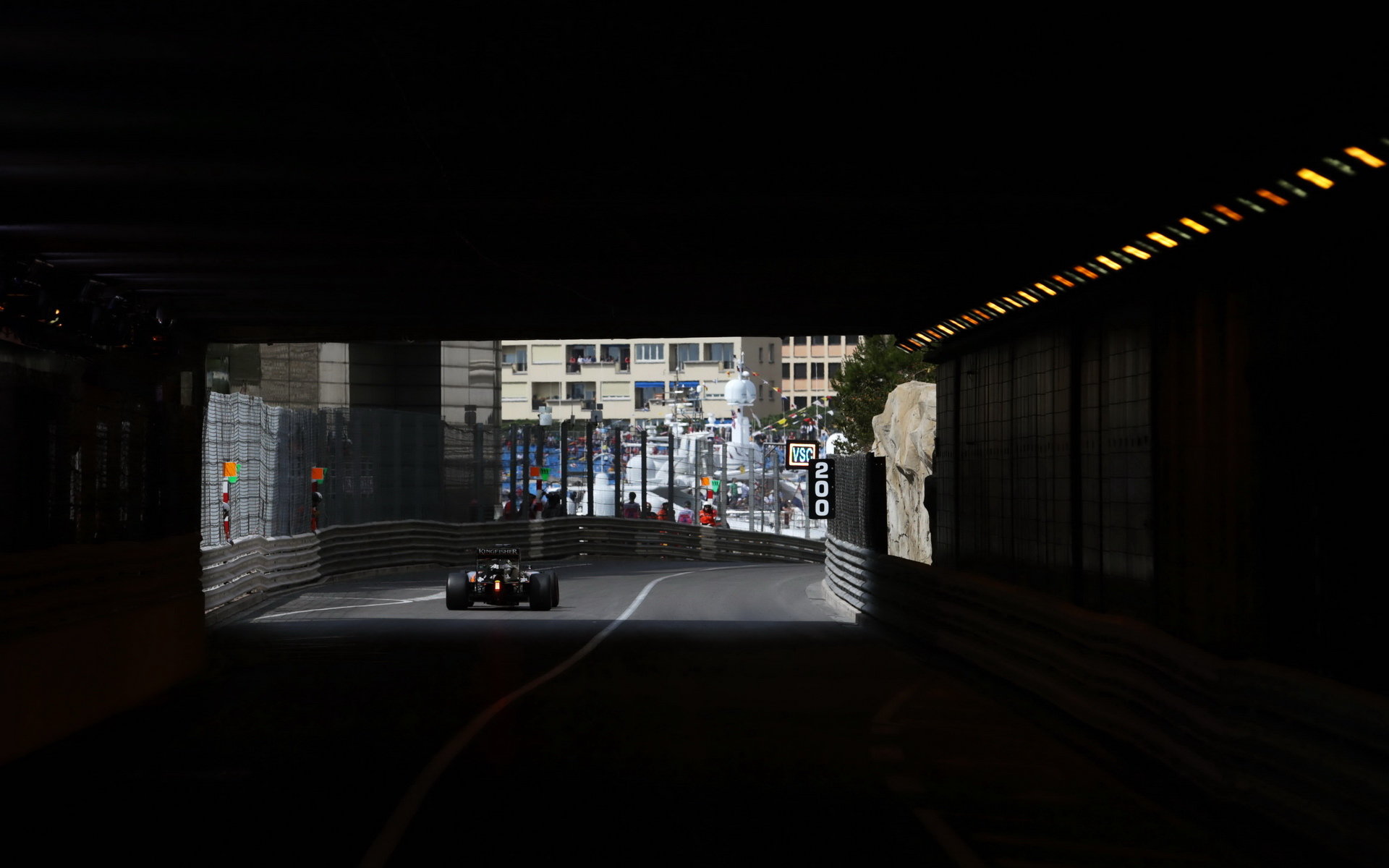 Výjezd z tunelu v Monaku