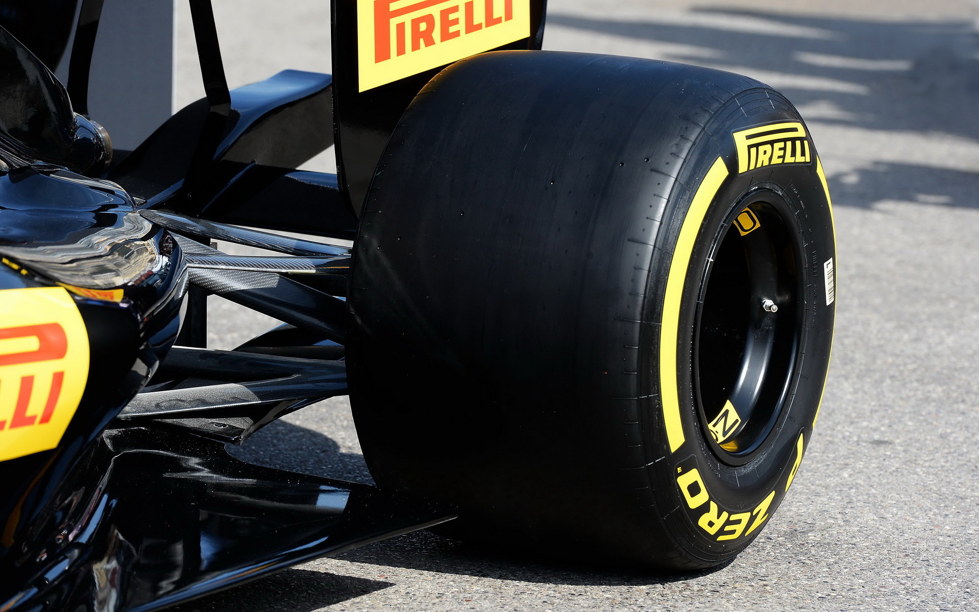 Pirelli představuje pneumatiky pro rok 2017 v Monaku