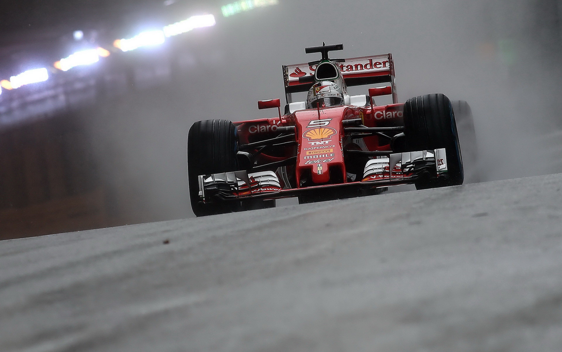 Sebastian Vettel v závodě v Monaku