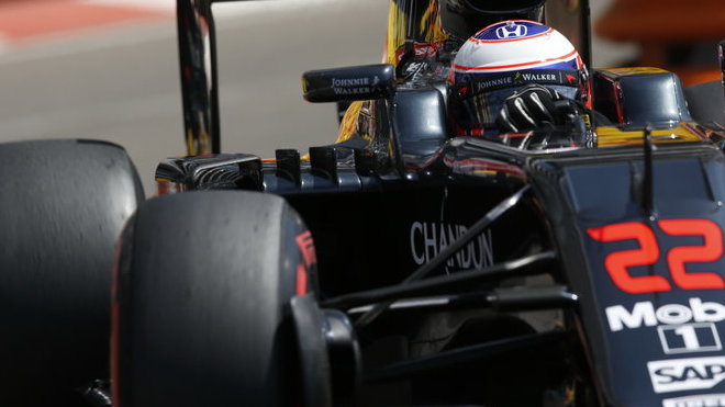 Jenson Button s McLarenem MP4-31