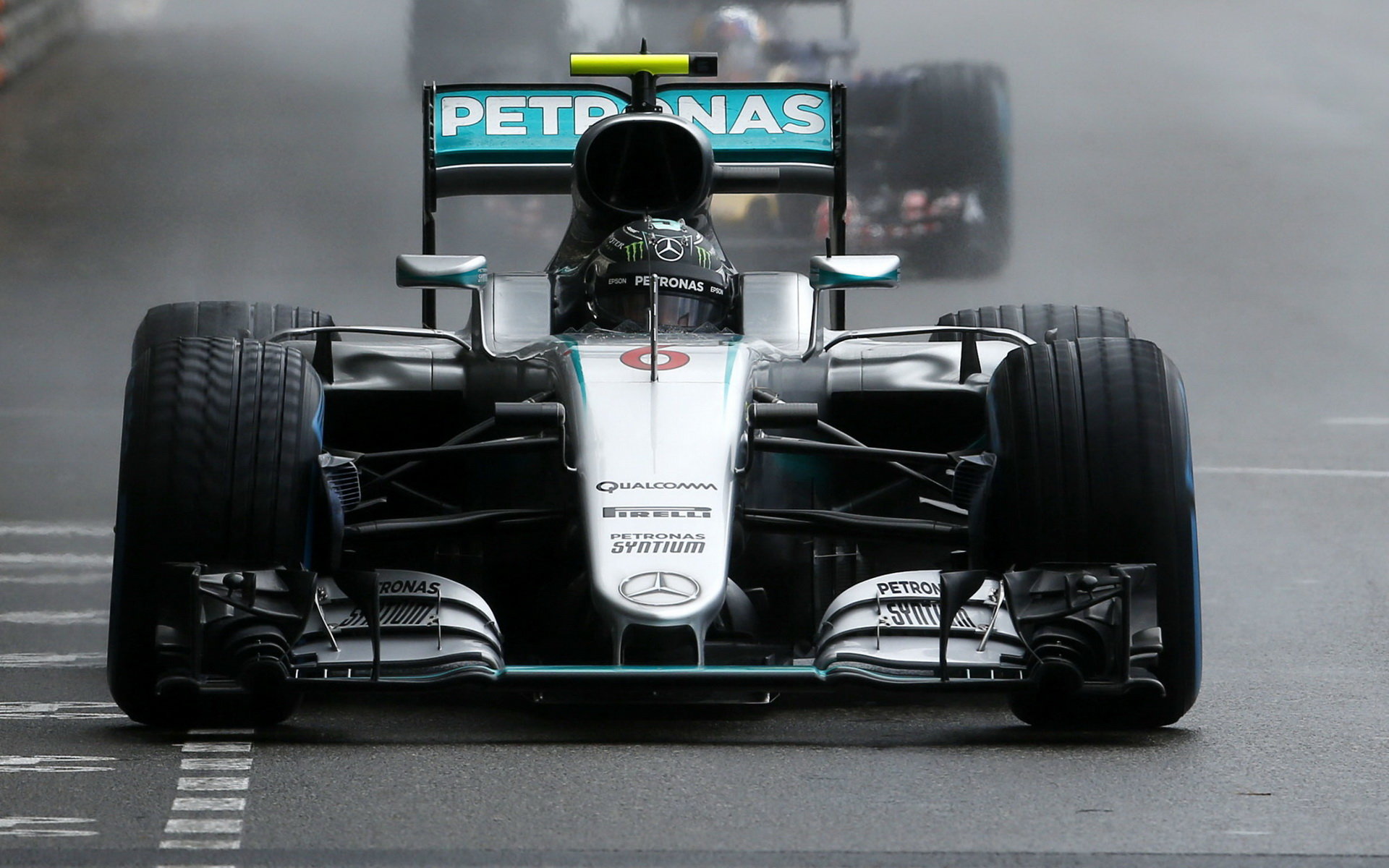 Nico Rosberg v závodě v Monaku