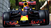 Max Verstappen při kvalifikaci v Monaku