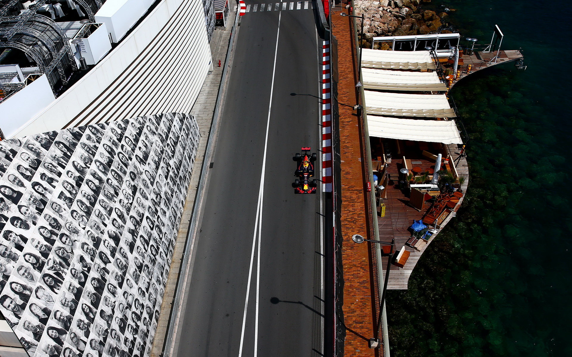 Max Verstappen při kvalifikaci v Monaku