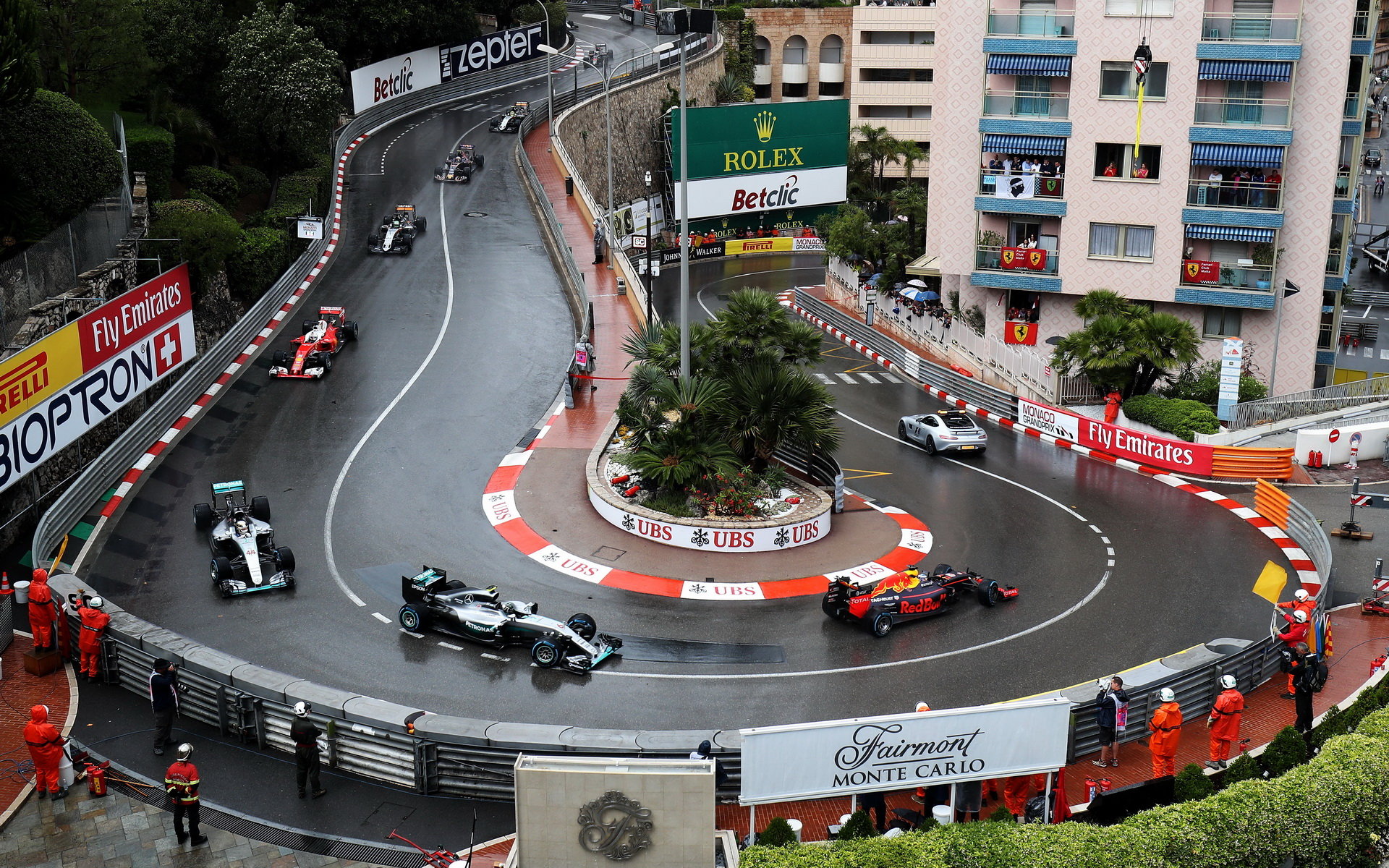Start závodu za Safety Carem v Monaku