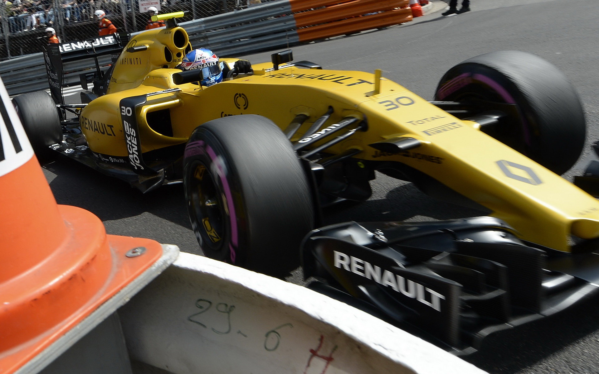 Palmer toho v závodě v Monaku moc nenajel (ilustrační foto)