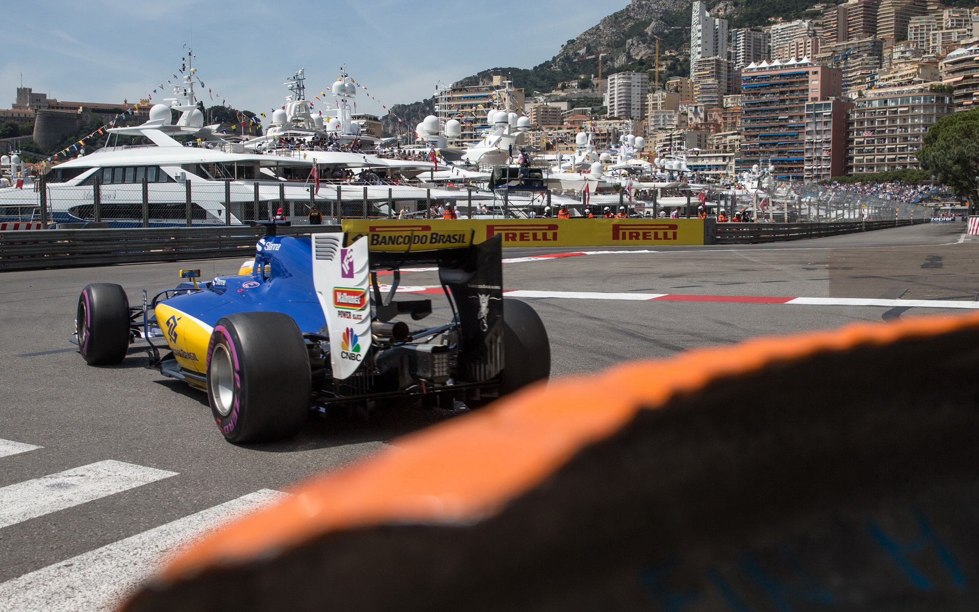 Marcus Ericsson při kvalifikaci v Monaku