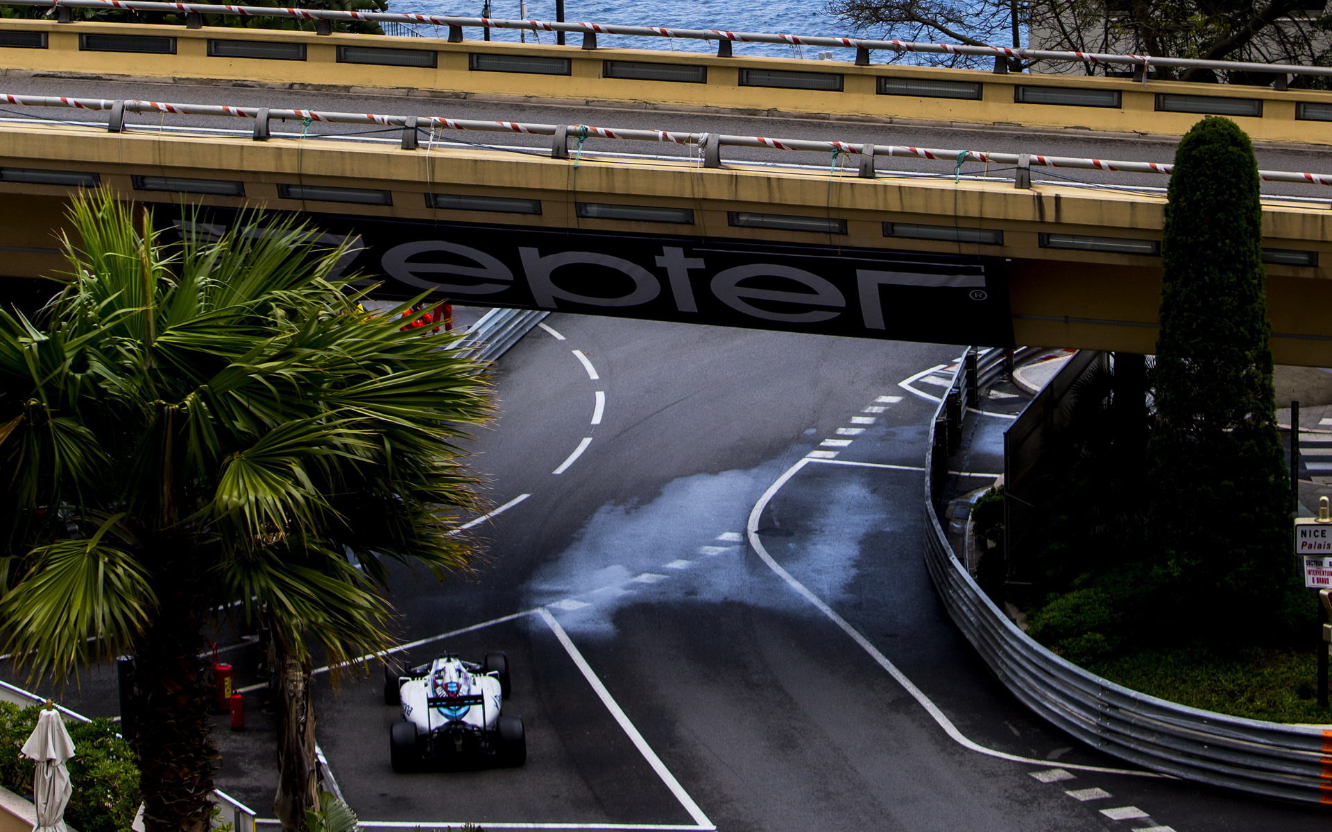 Felipe Massa v závodě v Monaku