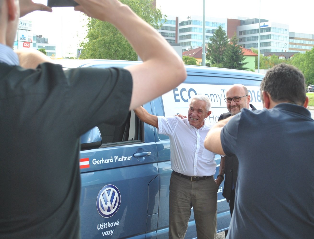 Volkswagen Transporter a Gerhard Plattner těsně po příjezdu do Prahy