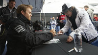 Nico Rosberg při autogramiádě v Kanadě