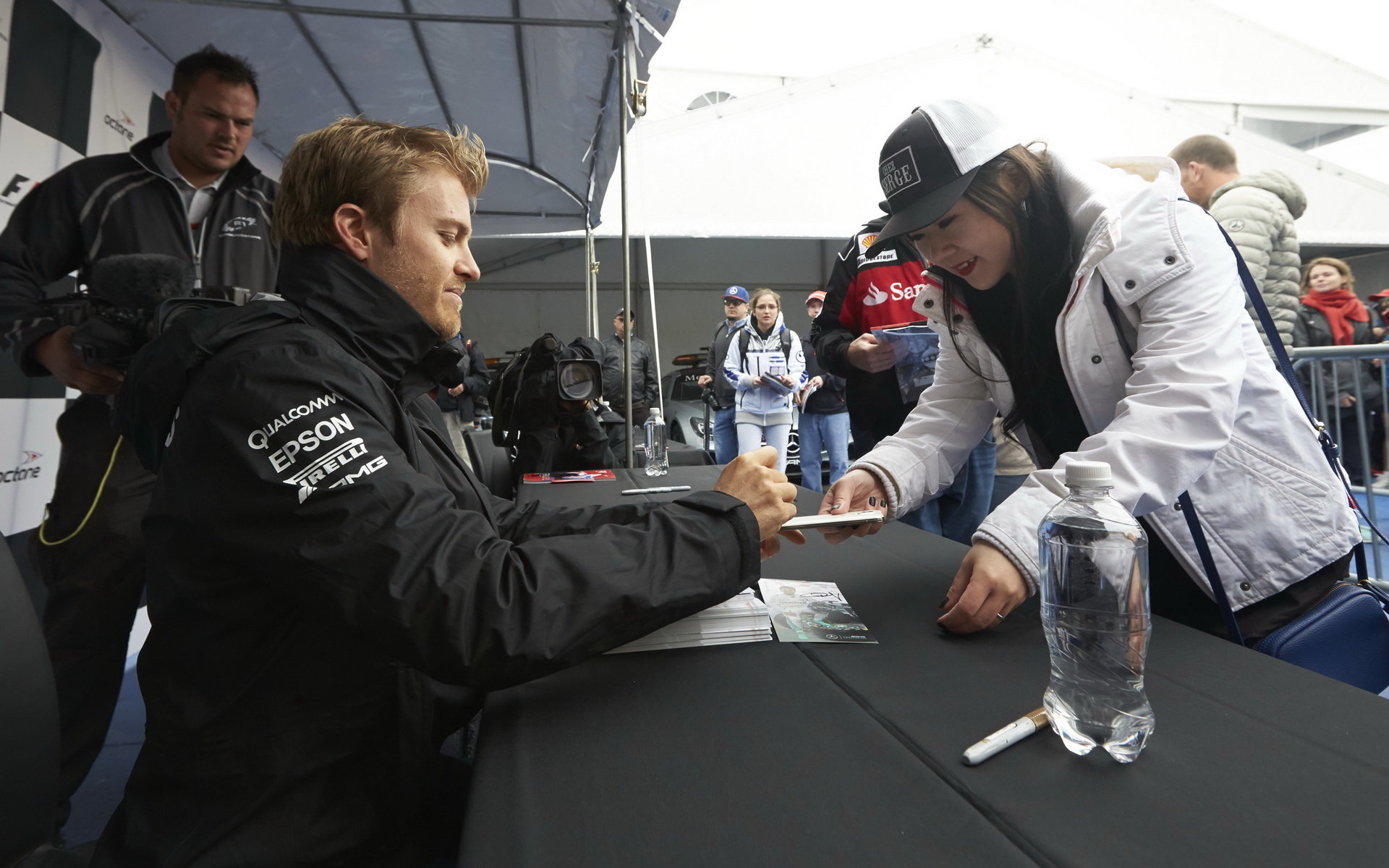 Nico Rosberg při autogramiádě v Kanadě