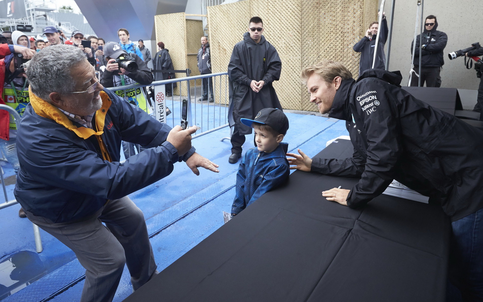 Nico Rosberg při autogramiádě v Kanadě