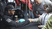 Lewis Hamilton při autogramiádě v Kanadě