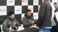 Rio Harjanto a Pascal Wehrlein při autogramiádě v Kanadě