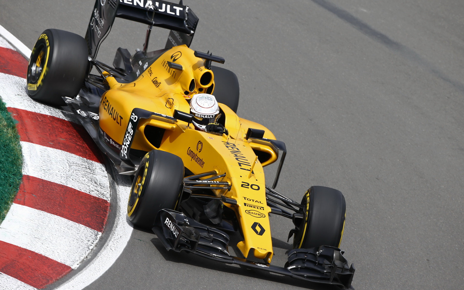 Kevin Magnussen při tréninku v Kanadě